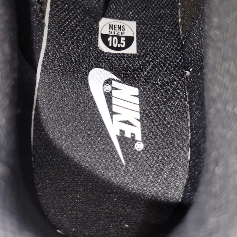 Nike Dunk Reverse Panda Size 10.5 Men - Picture 4 of 8